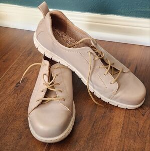 Women's Born Shoes size 10